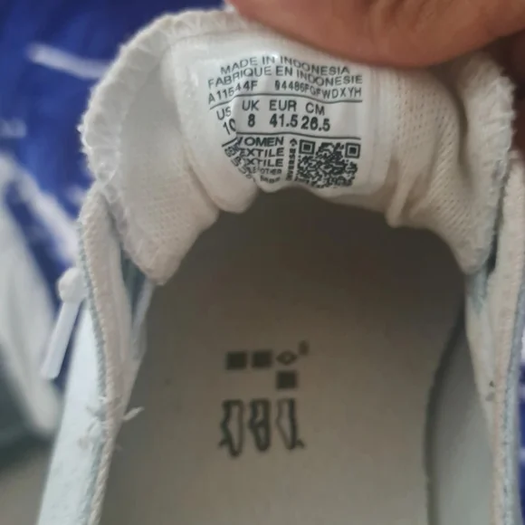 Casual Light Blue Converse Sneakers - Picture 3 of 4